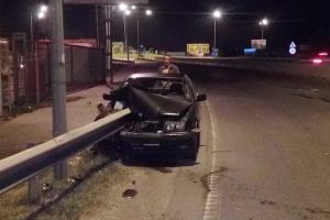 Beat la volan, un orădean şi-a făcut BMW-ul praf pe şoseaua de centură