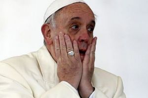 Papa Francisc a aflat  VINOVATUL care lucrează ORE SUPLIMENTARE pentru a SUBMINA BISERICA