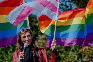 Reportaj în MINTEA unui TRANSGENDER. Are două fete, iar acum e CHEF şi ȘOFER UBER