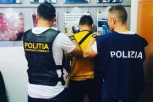 Un roman urmarit international pentru talharie, prins in Craiova 