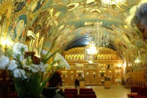 Statistică ULUITOARE. Românii sunt printre cei mai RELIGIOȘI oameni de pe PLANETĂ