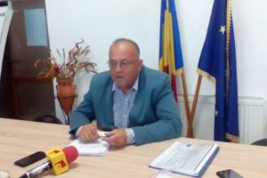 La fabricile de suc se ţine rândul ca la moară…