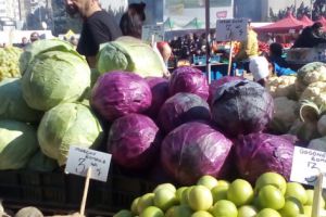 Kilul de varză, 2,5 lei, dacă e roşie