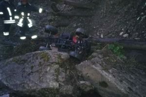 Barbat de 83 de ani, mort dupa ce s-a rasturnat cu ATV-ul