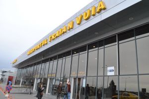 Italian saltat de politie in avion dupa ce a furat bijuteriile unei pasagere