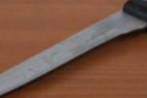 Cutitul din bucatarie “ a ajuns” in torpedoul masinii a unui tanar din Braila