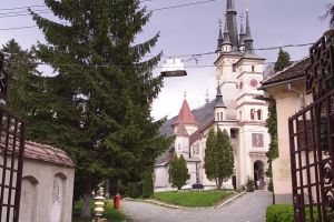 Tradiţiile junilor: „Îngroparea” vătafului