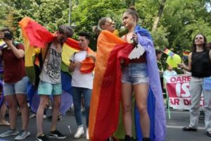 După eşecul referendumului, parlamentarii vor să oficializele uniunile gay