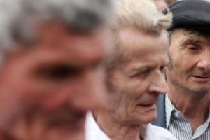 Acuzaţii grave la adresa Guvernului. Creşterea pensiilor este falsă. De ce această minciună
