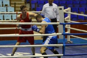 Finalele la box tineret la Târgu-Mureş