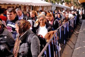 Ajungi la moaşte doar dacă treci peste preşurile anti-pestă porcină. Evenimentul Zilei vă prezintă în exclusivitate informaţii despre cel mai mare pelerinaj al toamnei