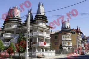 Poveşti din Beverly Hills-ul ţigănesc. Dinţi de aur, pagode cu turnuleţe şi istoria lui Sică Bărbosu. Căldărarii din Buzescu