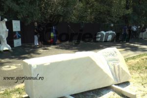 Romanescu ciunteşte din fondurile Simpozionului Internaţional de Sculptură