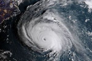 Uraganul MONSTRUOS, premieră în istoria METEOROLOGICĂ. A fost declarată stare de CATASTROFĂ