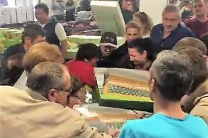 BĂTAIE pe PRODUSE într-un hipermarket din Mamaia - VIDEO