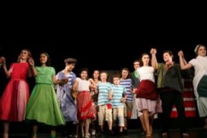 Copiii joacă teatru - „Visul unei nopţi de vară” de William Shakespeare