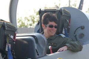 Prima femeie pilot instructor pe avion echipat cu motor cu reactie. Unde va avea loc zborul (galerie foto) 