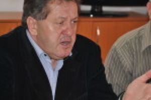 Protest împotriva liderilor judeţului! Borduz le arată obrazul!