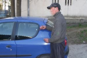 Găinar prins de poliţişti la Mioveni
