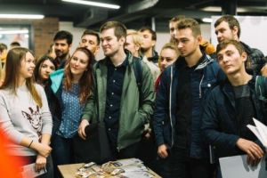 S-a lansat programul „Investeşte în tine”. Începând cu 15 octombrie, tinerii pot cere efectiv credite cu dobândă suportată de stat