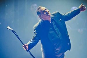 Spectacol impresionant de muzica greceasca la Sala Palatului. Sute de farfurii vor fi sparte. Cine va urca pe scena