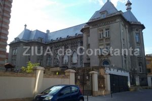 Oficial de la Arhiepiscopia Tomisului despre cazul calugarului-profesor anchetat pentru publicarea unor imagini cu elevi care se schimba in sala de clasa