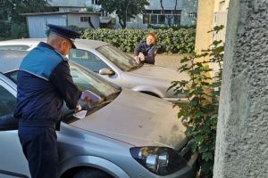 Prevenirea furturilor din auto de către poliţişti, în cartierele Letea şi Orizont din municipiul Bacău