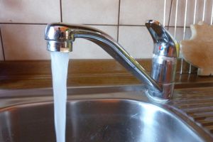 Sprijin financiar acordat persoanelor PESTE 65 DE ANI pentru consumul de APĂ CALDĂ