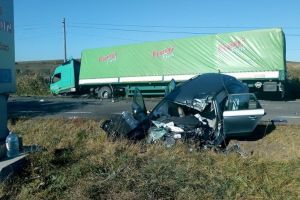 Accident grav, cu bihoreni, la Huedin: Un TIR Frutti Fresh s-a ciocnit cu un Audi cu numere de Bihor (FOTO)