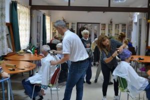 FOTO: ”Bunicuţe frumoase”, la Căminul pentru Vârstnici