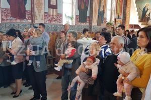 In ajunul sarbatorii Sfintei Parascheva: Patru copii din centre de asistenta maternala, botezati la Cumpana