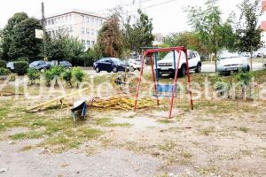 Ce vor gasi mamicile si copiii: A inceput reamenajarea locurilor de joaca din municipiul Constanta