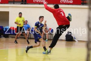 Liderul HC Dobrogea Sud II a facut instructie cu lanterna rosie CSU Targoviste