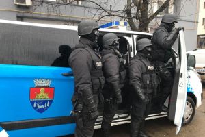 Bacău: Conflict în trafic, rezolvat de “mascatii” Poliţiei Locale
