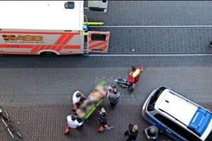 Un pieton GERMAN a fost UCIS de un TURC aflat pe BICICLETĂ. Motivul: STA în CALEA sa