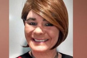 Un violator TRANSGENDER, închis la un Penitenciar de FEMEI, a sărit pe DEȚINUTE