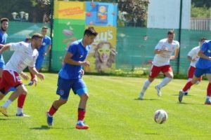 Primele clasate se distanţează în fruntea Ligii IV