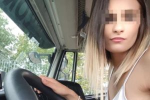 O şoferiţă de TIR a fost amendată cu 500 de lei pentru că a criticat Poliţia pe Facebook