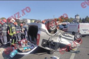 ACCIDENT grav cu trei VICTME. ȘOFERUL avea permisul SUSPENDAT şi a FUGIT de la locul accidentului