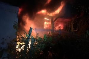 Casa, cuprinsa de flacari la Tulcea. O victima, scoasa de vecini din locuinta (galerie foto)