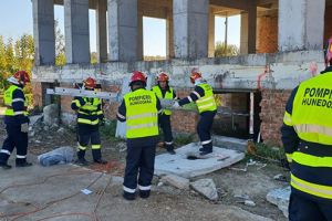 Pompierii hunedoreni au participat la scenariul „Seism 2018”