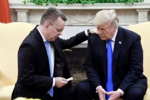 Pastorul american Andrew Brunson a fost eliberat. Dezgheţ între SUA şi Turcia