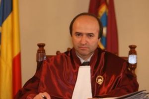 Femeia care i-a pus capac lui Tudorel Toader! Acuzaţii grave care i se aduc ministrului Justiţiei! Este la un pas de demitere
