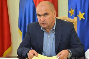 Retrospectiva săptămânii, prin ochii lui Bihorel: Bolovan explică de ce a umplut oraşul de steaguri