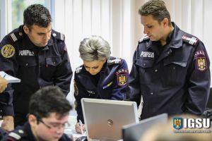 Zeci de pompieri din Harghita participă la exerciţiul post-seism din Bucureşti