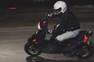 Tânăr din Borsec autoaccidentat după ce a urcat pe un moped beat şi fără permis de conducere