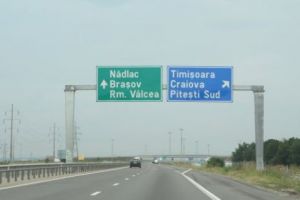 PERICOL pe AUTOSTRADĂ. RESTRICȚII de circulaţie pe A1. Constructorul a fost CHEMAT de URGENȚĂ