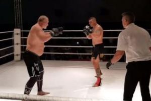 Scenă ȘOCANTĂ la meciul Tolea Ciumac - Andrei Raita. Și-a rupt tibia pe loc - VIDEO