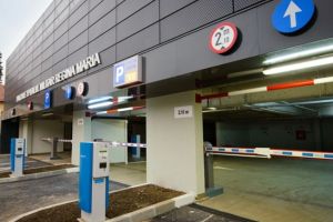 Primăria a blocat eliberarea de abonamente la parcarea Regina Maria