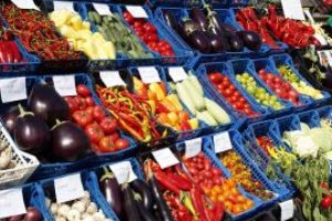 Romania a importat legume si fructe de 783,1 milioane euro in primul semestru